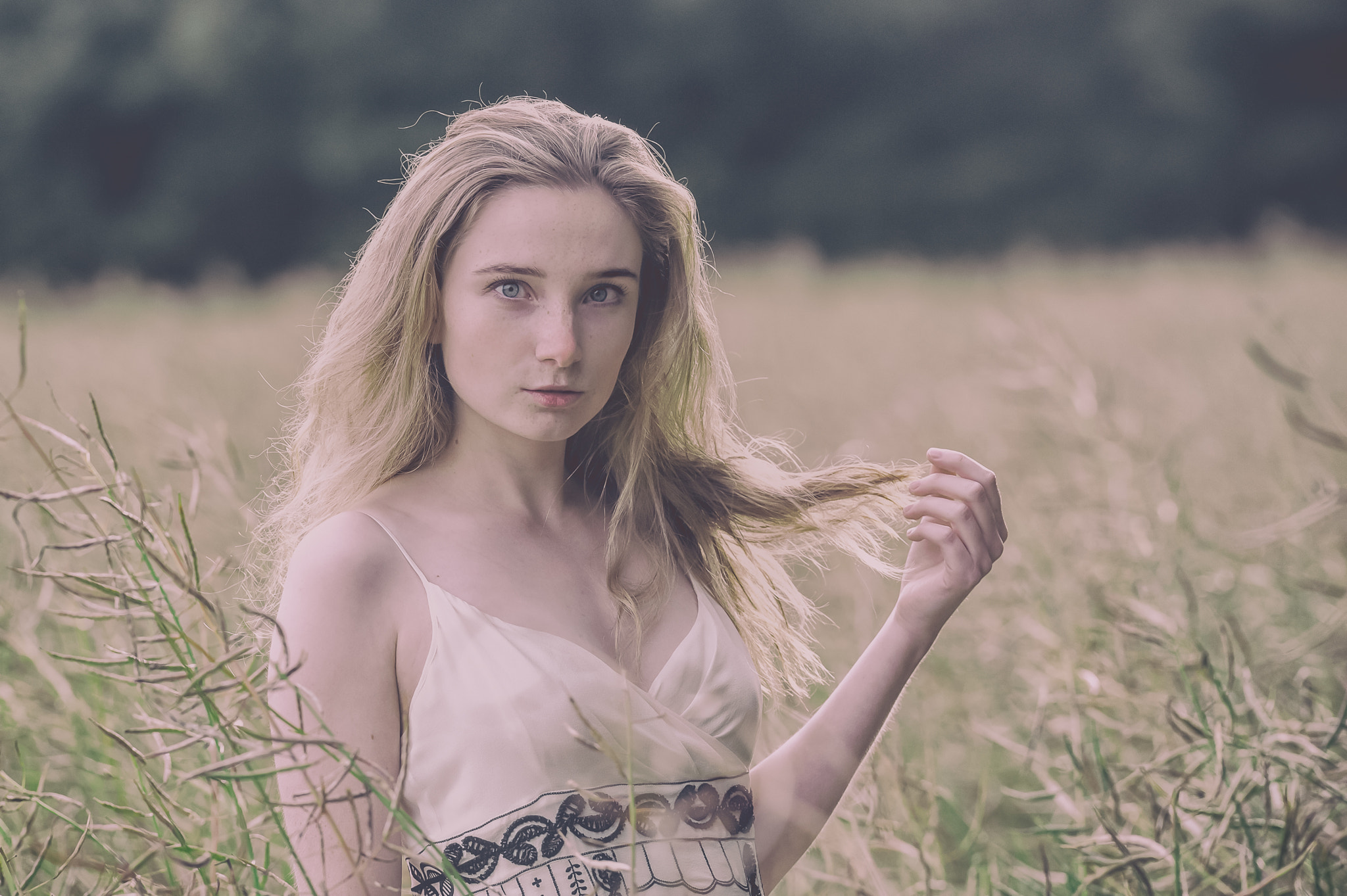 Nikon AF-S Nikkor 200mm F2G ED-IF VR sample photo. Anne photography