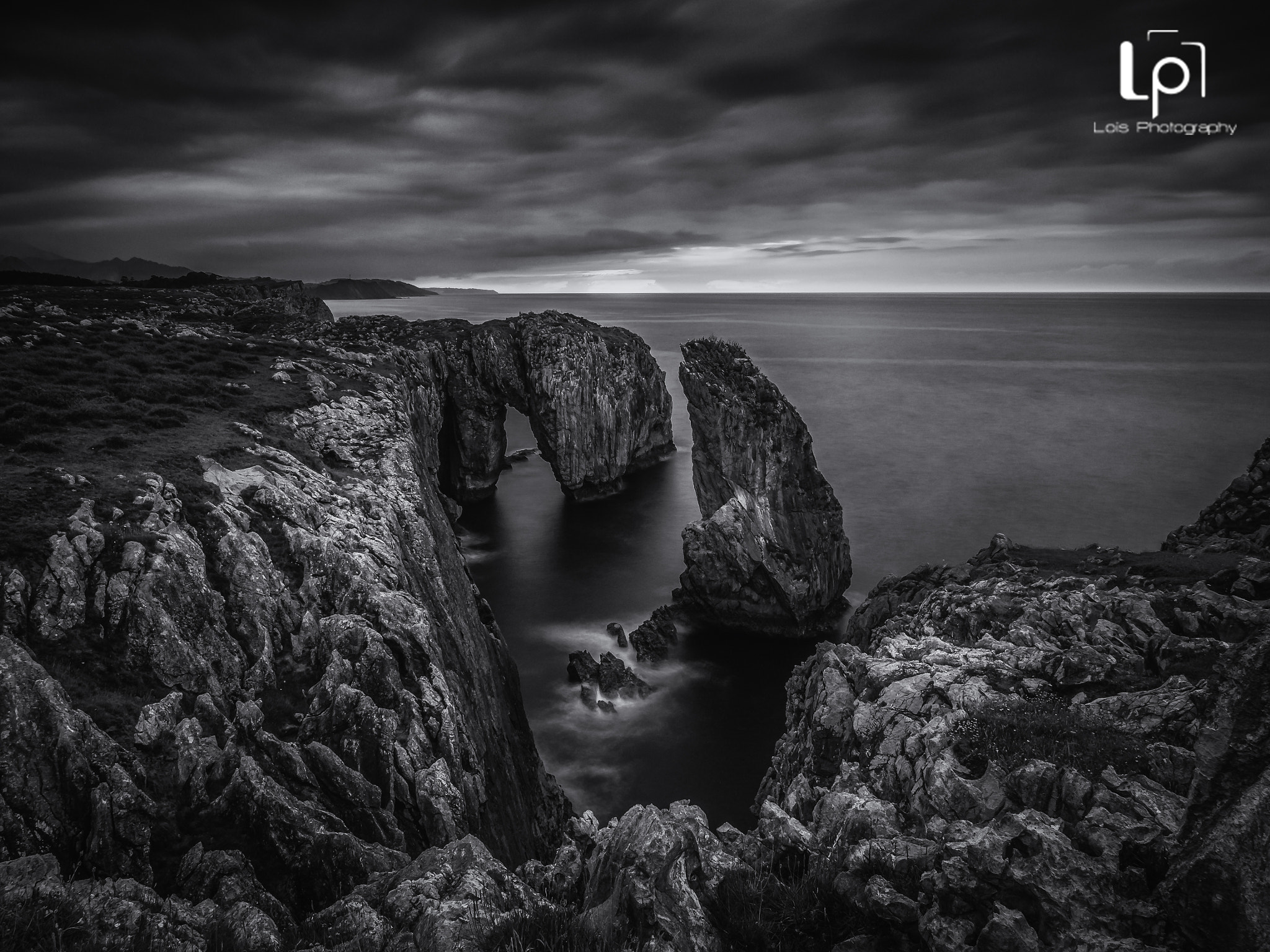 Olympus OM-D E-M10 II + OLYMPUS M.9-18mm F4.0-5.6 sample photo. Tomasón b&w photography