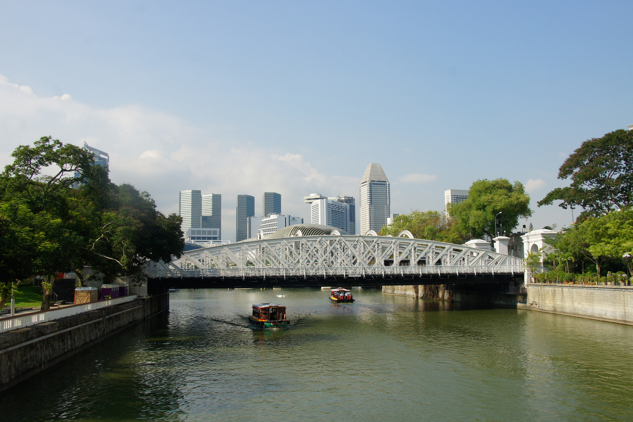 Sony Alpha DSLR-A500 sample photo. The singapore river photography