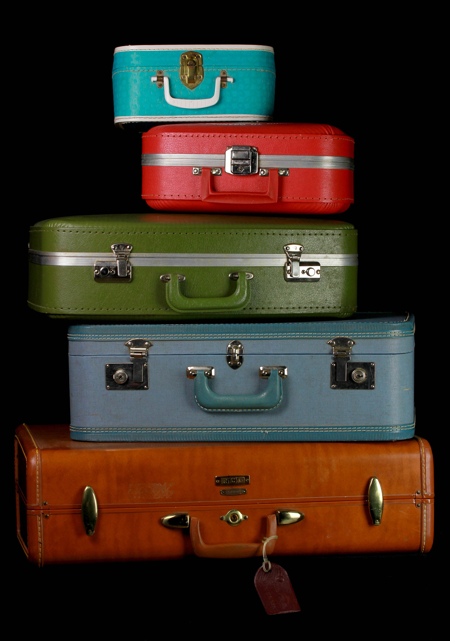 Tamron SP AF 60mm F2 Di II LD IF Macro sample photo. If luggage could talk... photography