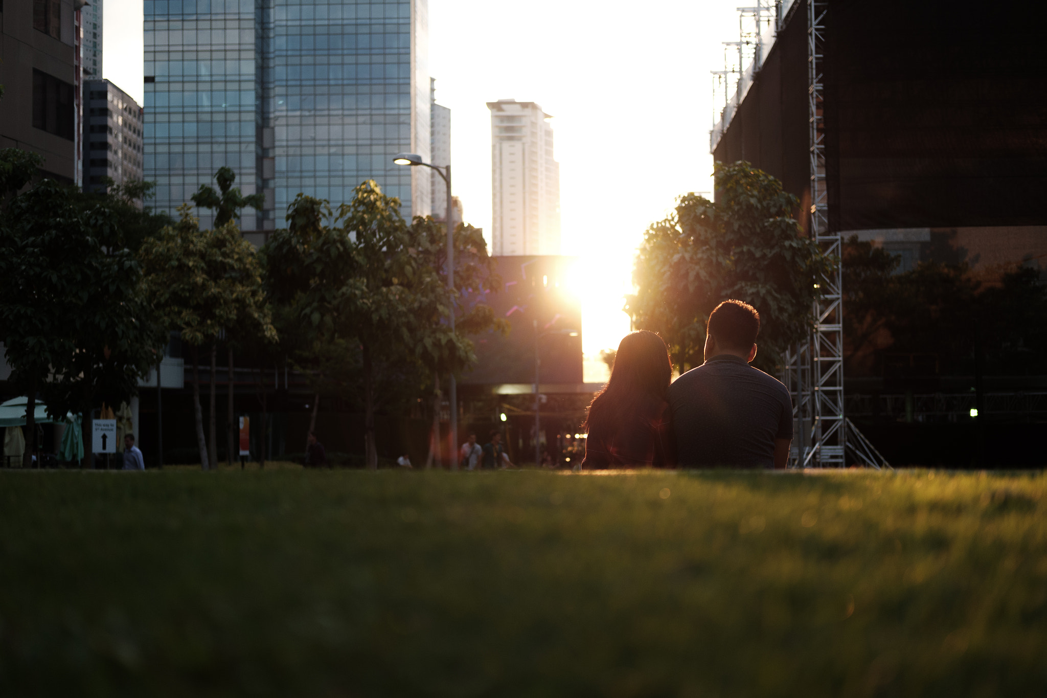 Fujifilm X-A2 + Fujifilm XF 35mm F2 R WR sample photo. Watching sunset together photography