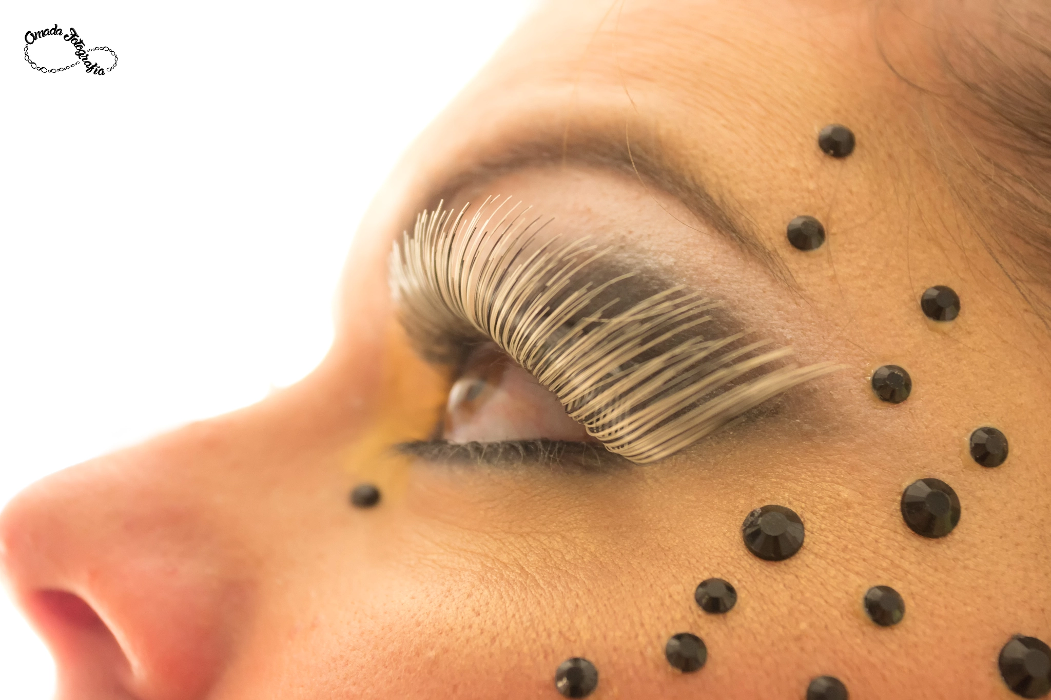 Canon EOS 700D (EOS Rebel T5i / EOS Kiss X7i) + Canon EF 17-40mm F4L USM sample photo. Eyelashes photography