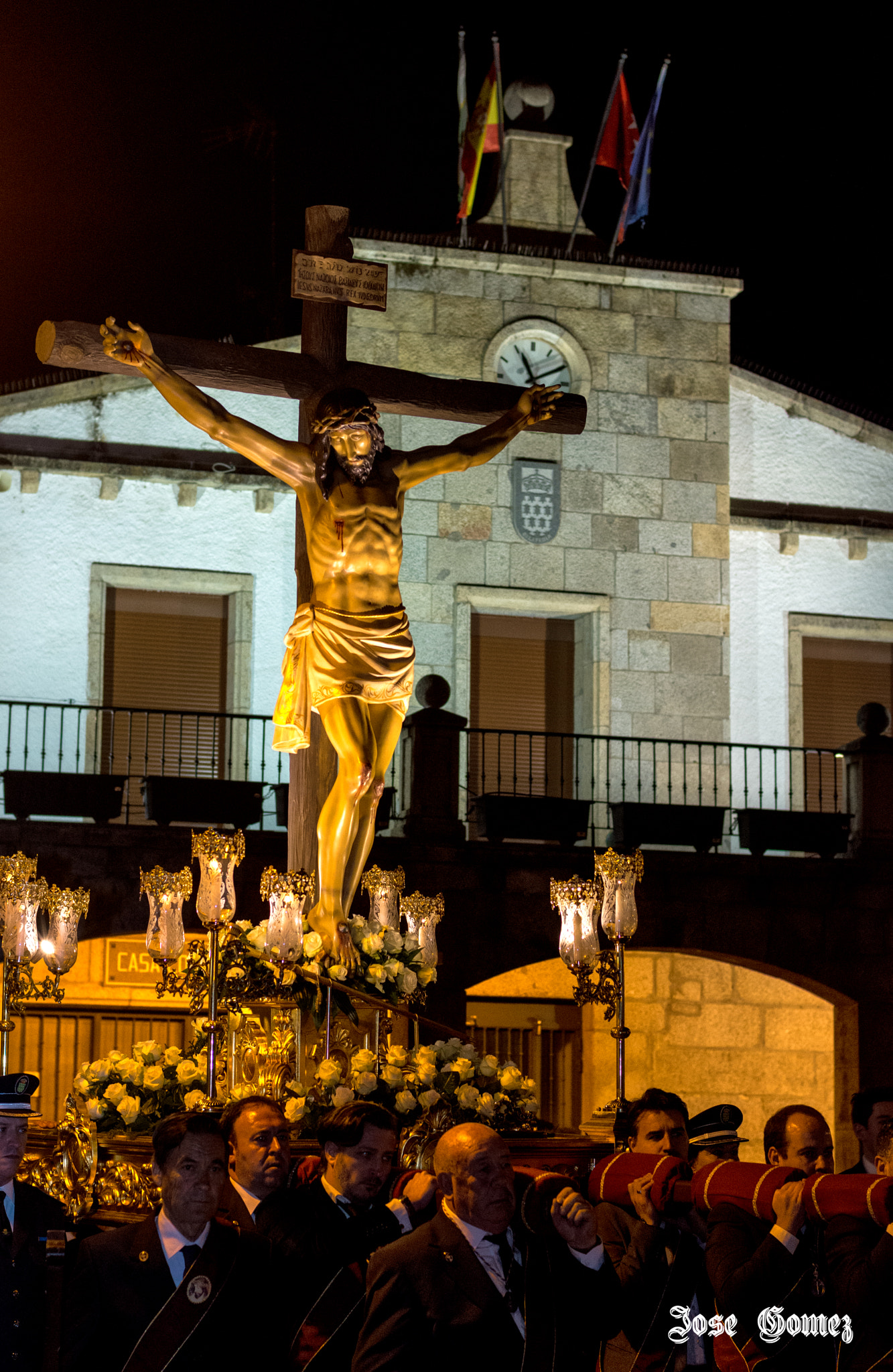 Nikon D7200 + Nikon AF Nikkor 50mm F1.4D sample photo. Cristo de las mercedes en galapagar al paso por el ayuntamiento photography