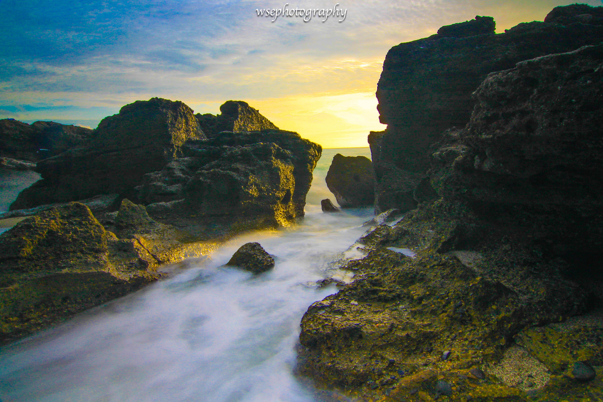 Tokina AT-X Pro 12-24mm F4 (IF) DX sample photo. In the middle... photography