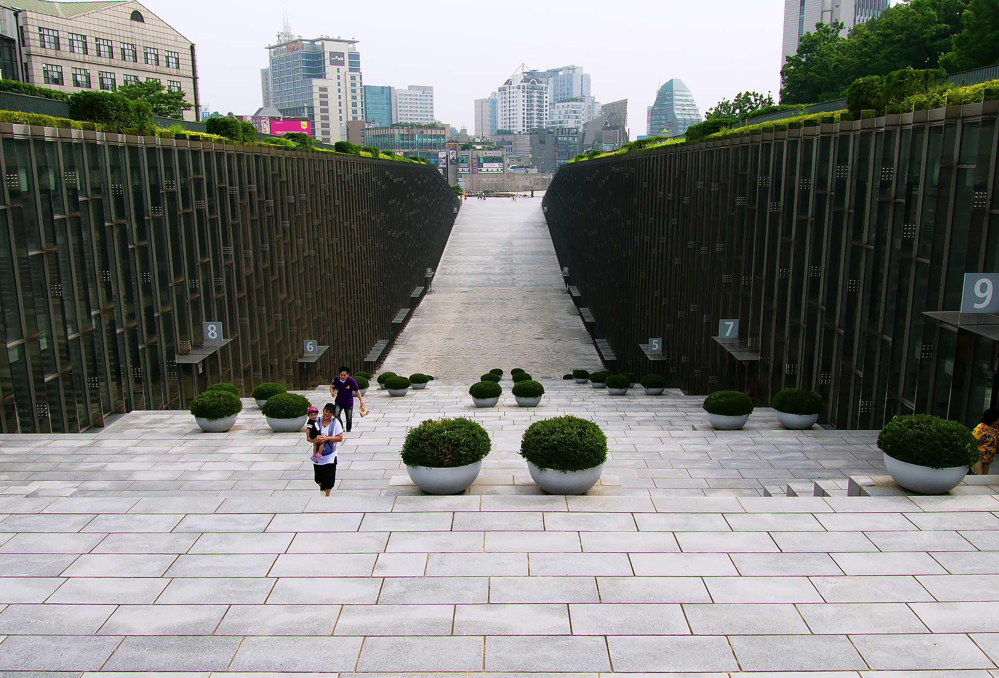 Panasonic Lumix DMC-G7 + Panasonic Lumix G Vario 14-140mm F3.5-5.6 ASPH Power O.I.S sample photo. Seoul photography