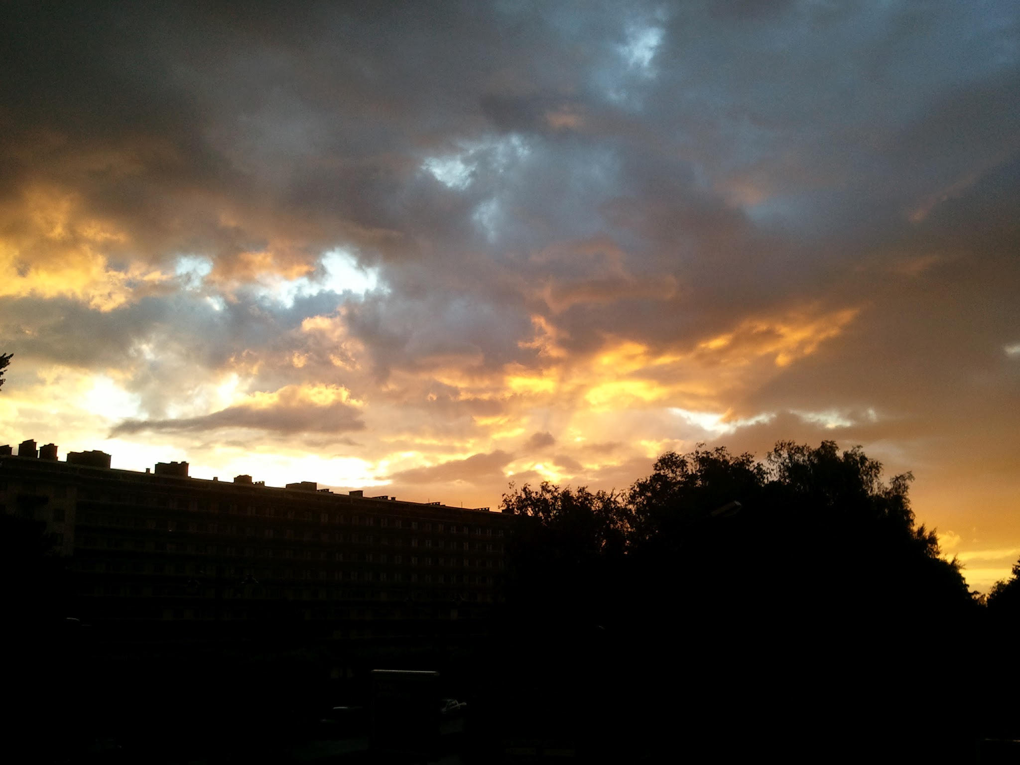 Samsung Galaxy S sample photo. Glow photography