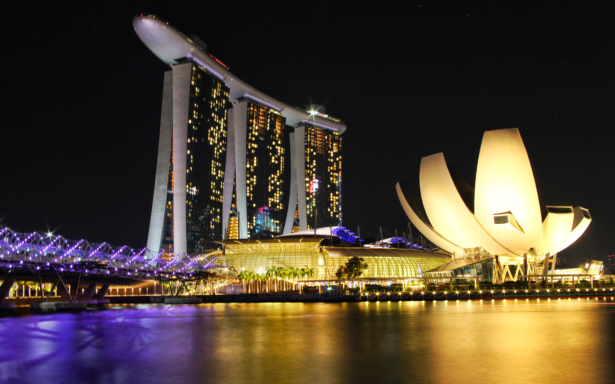 Canon EOS 5D Mark II + Canon EF 24-85mm F3.5-4.5 USM sample photo. Marina bay sands, singapore photography