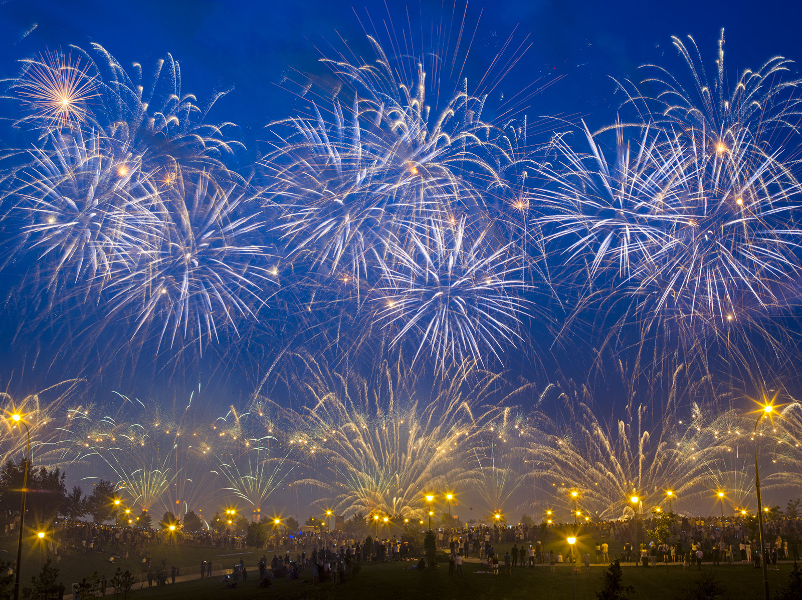 Pentax 645D sample photo. Moscow international fireworks festival photography