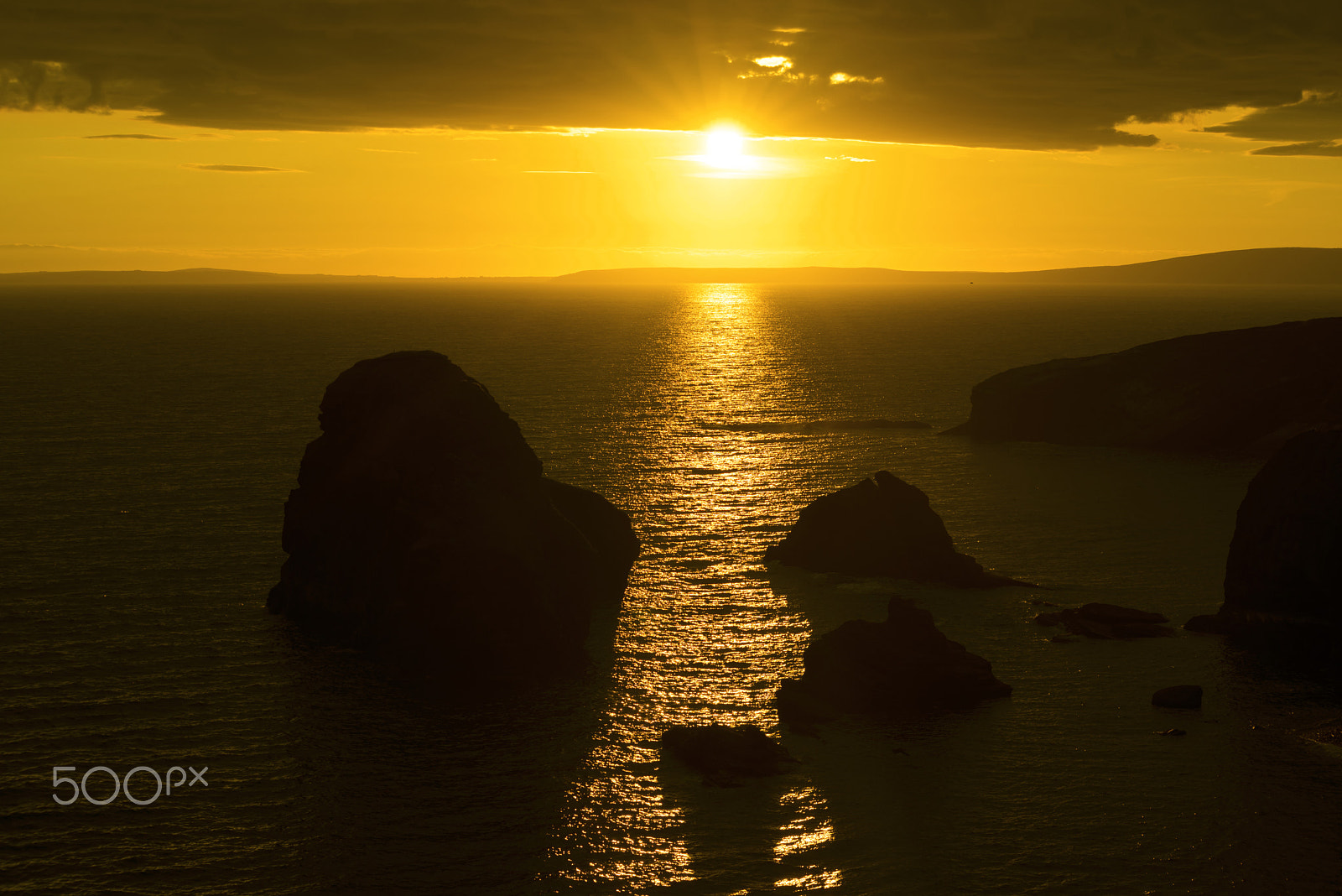Sigma 70-300mm F4-5.6 APO DG Macro sample photo. Sunset over loop head photography