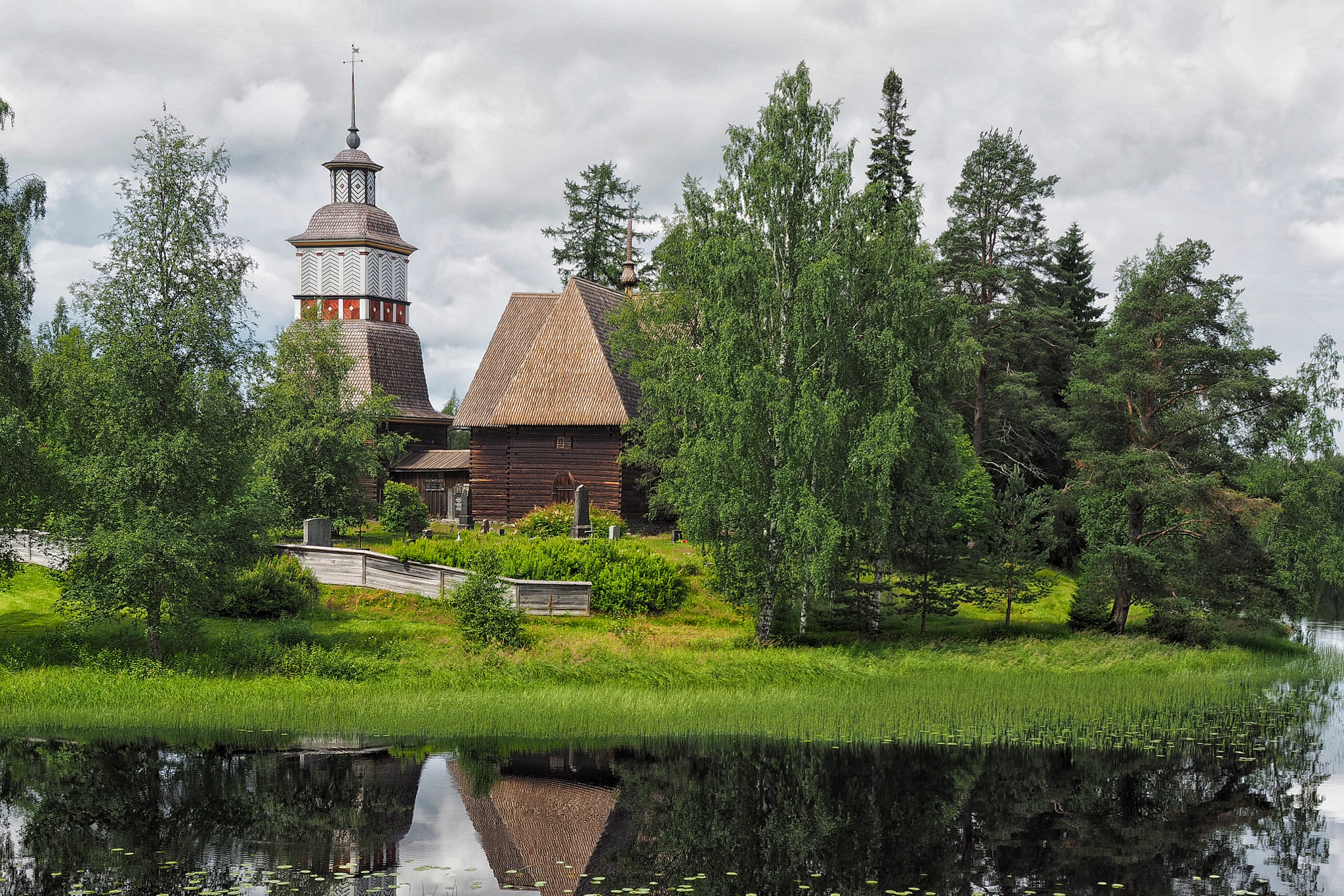 Olympus OM-D E-M10 + Olympus M.Zuiko Digital ED 12-40mm F2.8 Pro sample photo. Petäjävesi old church photography