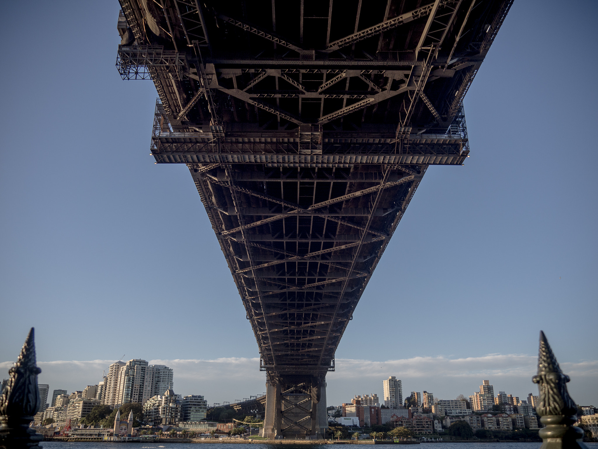 OLYMPUS M.14-150mm F4.0-5.6 II sample photo. A view from beneath photography