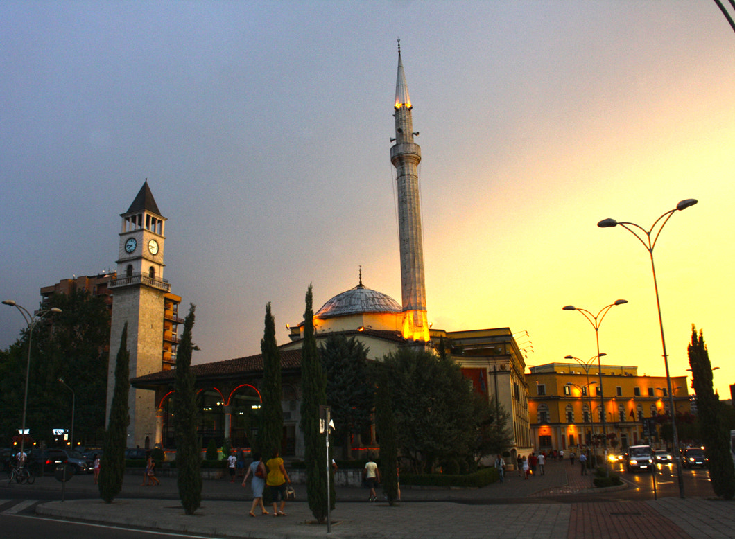 Canon EOS 1000D (EOS Digital Rebel XS / EOS Kiss F) sample photo. Et'hem bey mosque at sunset photography