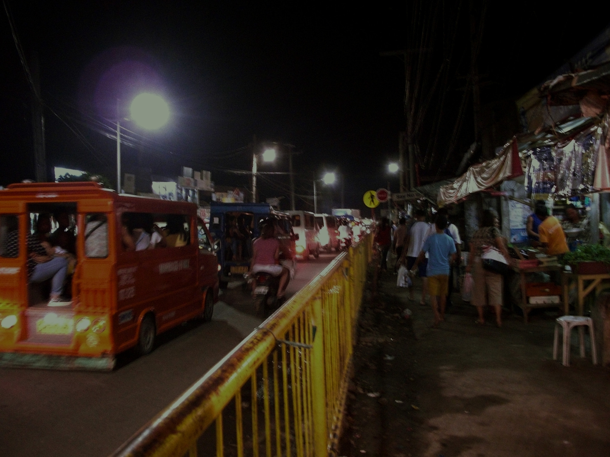 CASIO EX-S10 sample photo. Street cebu photography