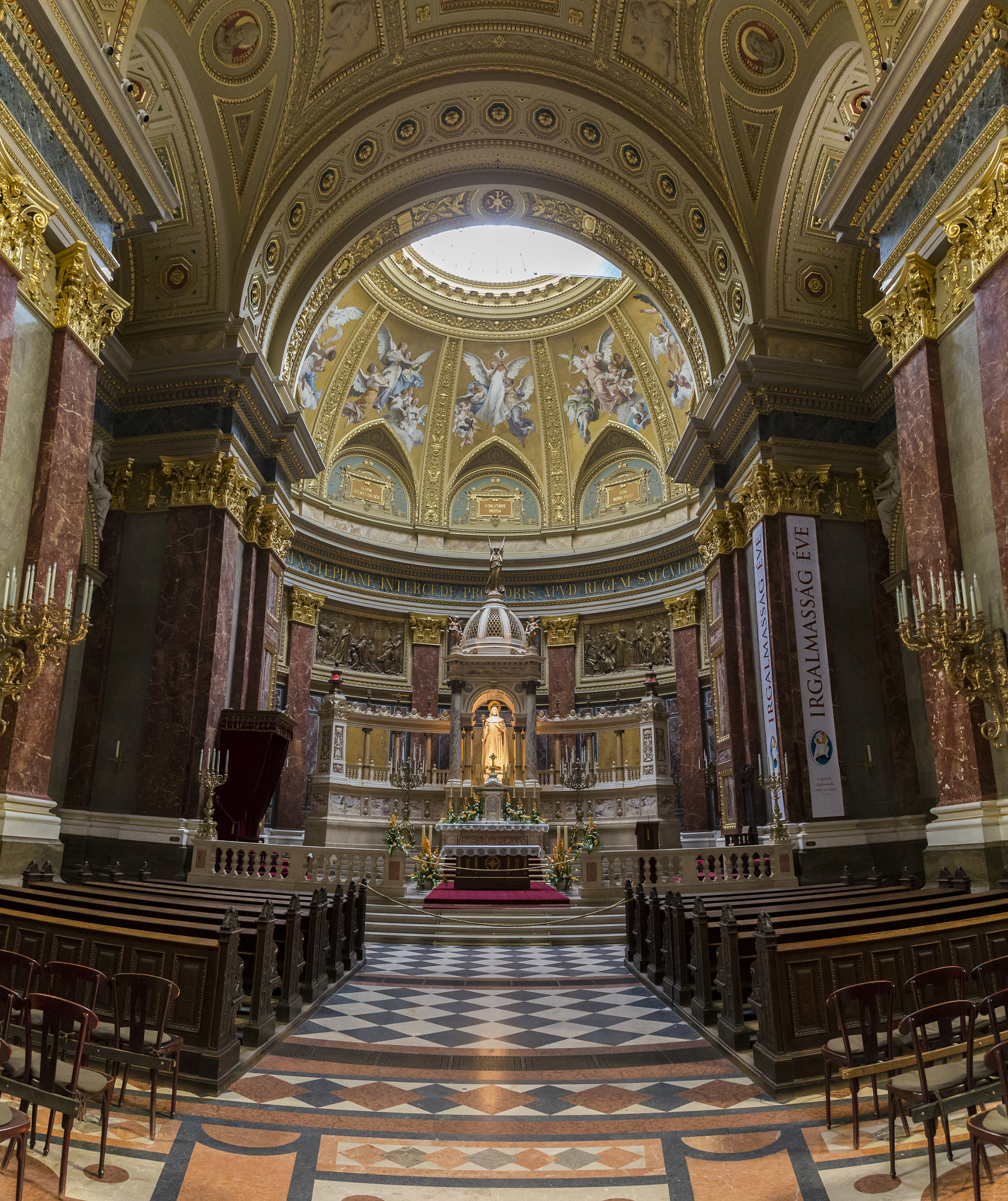 Sigma 24-105mm f/4 DG OS HSM | A sample photo. St. stephen's basilica photography