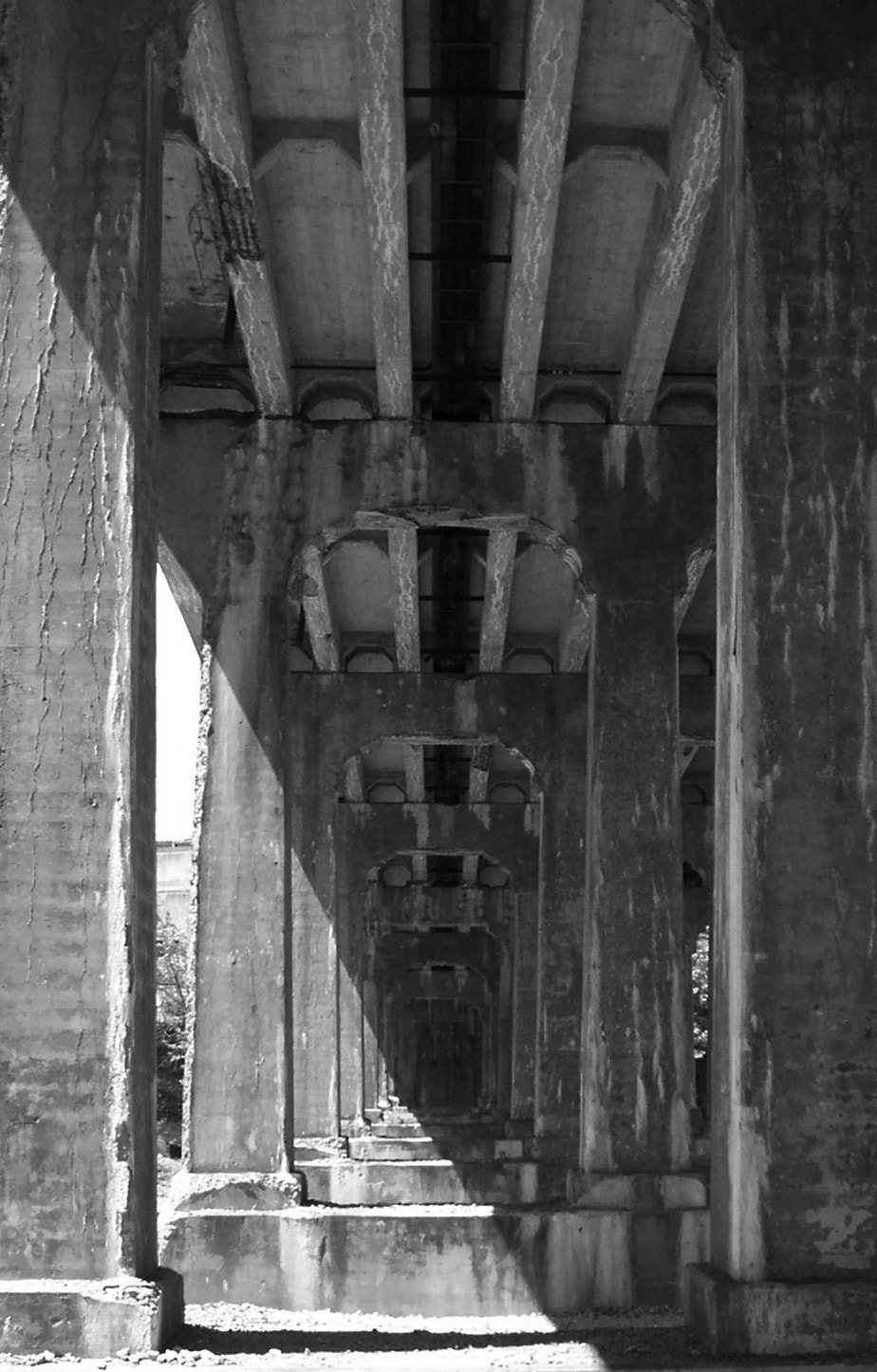 Kodak C330 ZOOM DIGITAL CAMERA sample photo. Far too frail - 7th avenue bridge - stroudsburg, pa photography