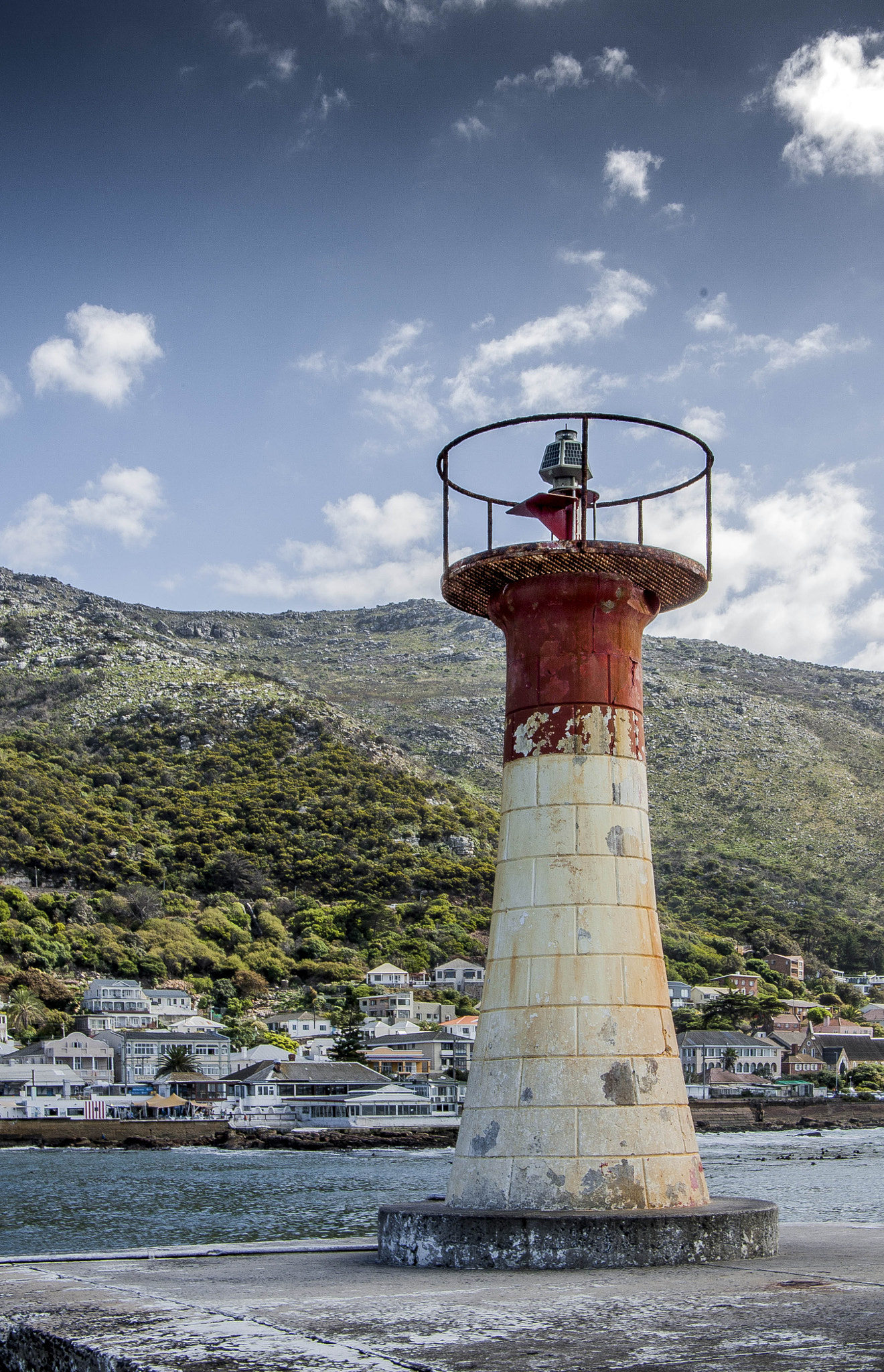 Canon EOS 450D (EOS Rebel XSi / EOS Kiss X2) sample photo. Kalk bay breakwater lighthouse photography