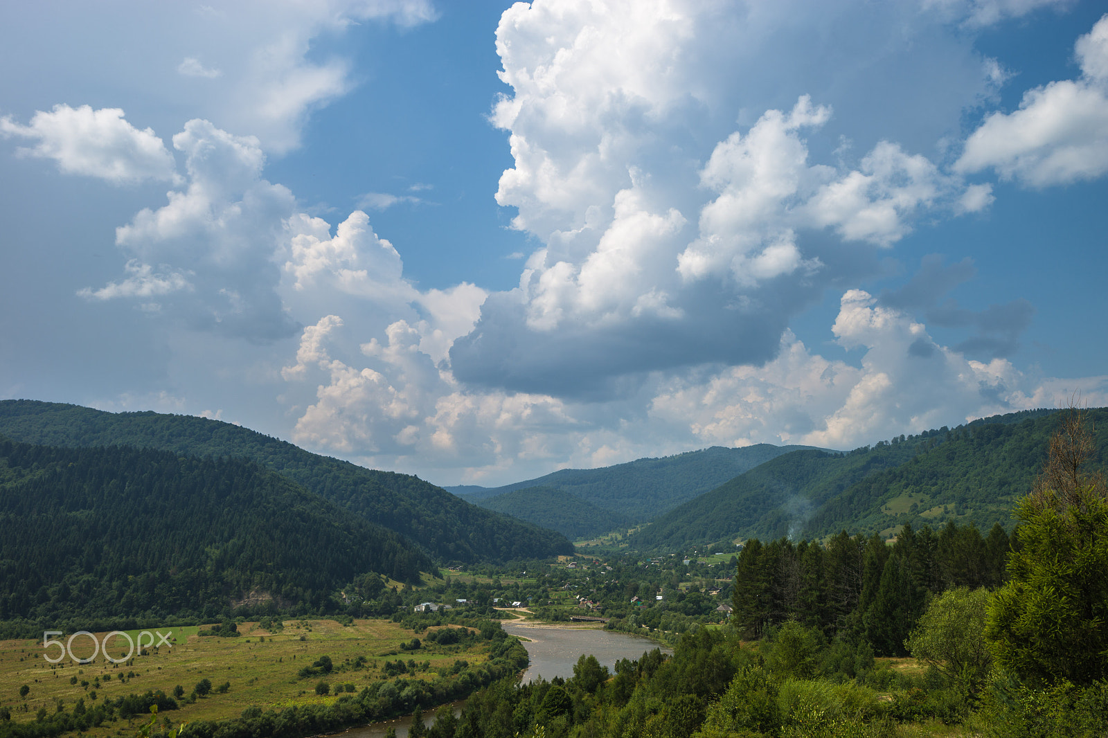 Sony a99 II + Sony Vario-Sonnar T* 16-35mm F2.8 ZA SSM sample photo. Ukraine. carpathian mountains. photography