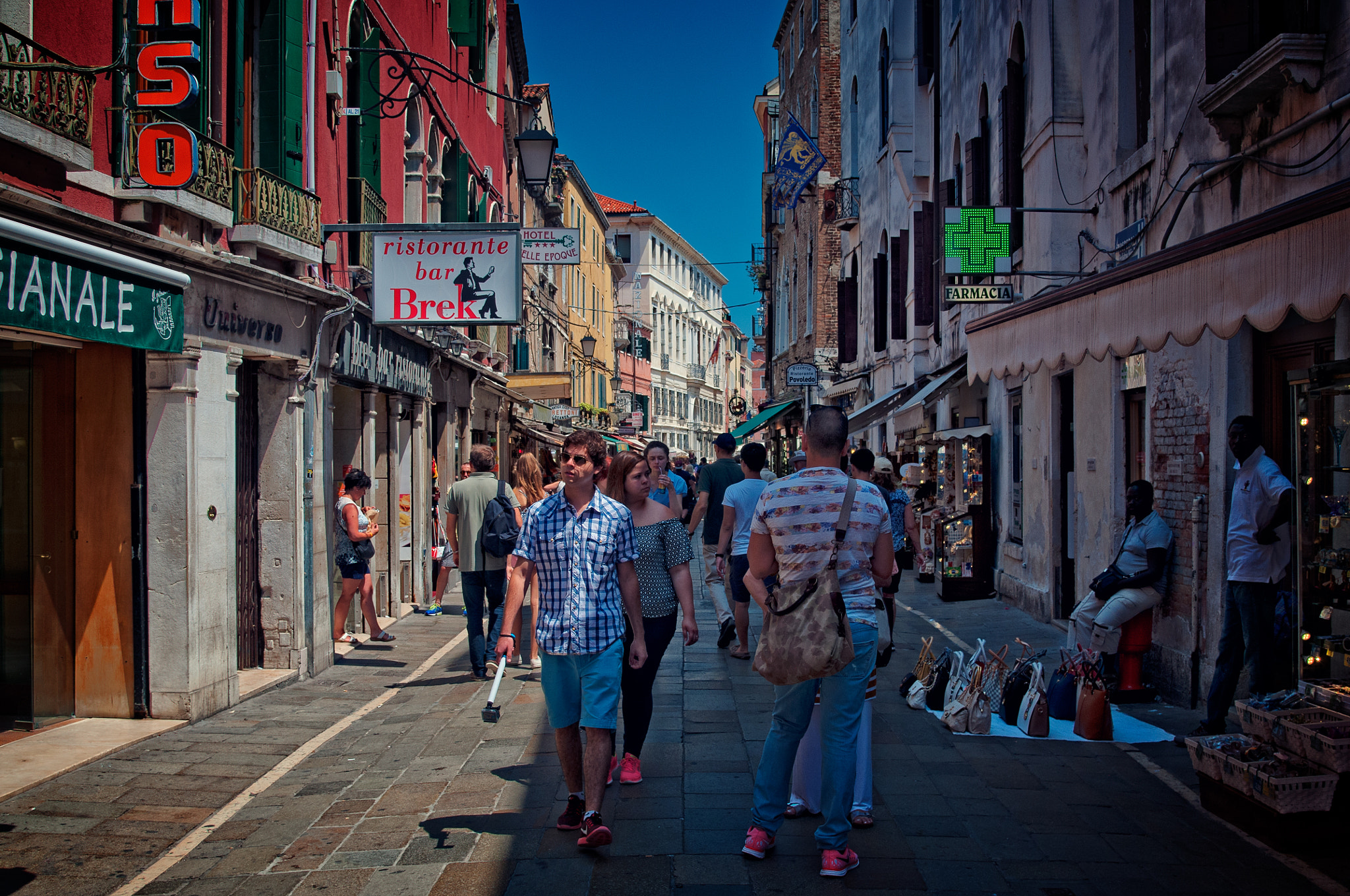 Nikon AF-S Nikkor 24-120mm F4G ED VR sample photo. Busy streets of venice photography