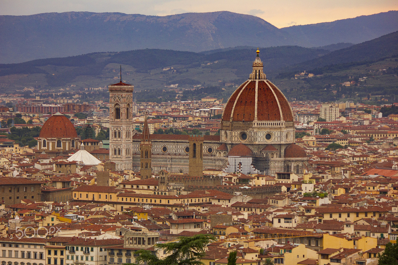 Canon EOS 550D (EOS Rebel T2i / EOS Kiss X4) sample photo. Santa maria del fiore sunset photography