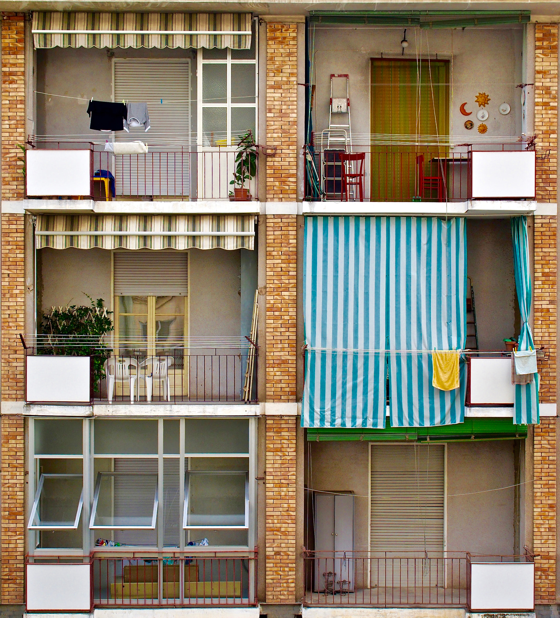 Panasonic Lumix G X Vario 12-35mm F2.8 ASPH Power OIS sample photo. Urban geometry photography