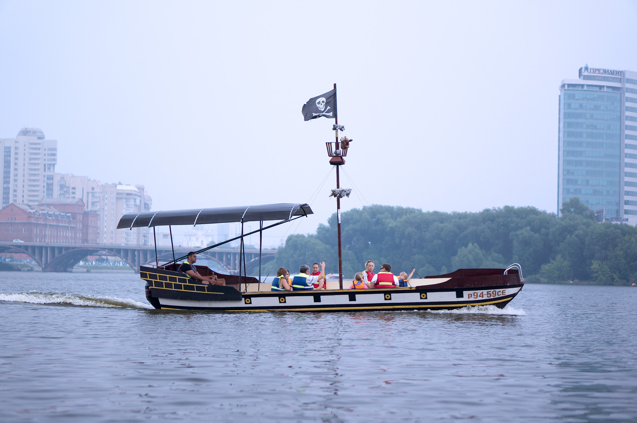 Sony Alpha NEX-5N + E 50mm F1.8 OSS sample photo. Urban pirate ship photography