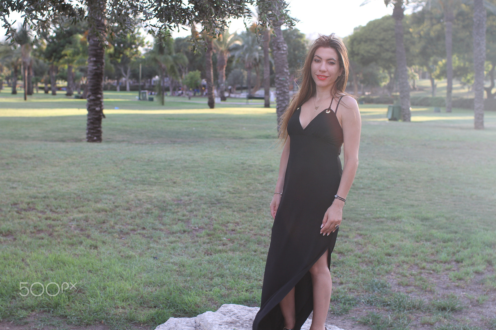 Canon EOS 7D + Canon EF 35mm F1.4L USM sample photo. Black dress photography