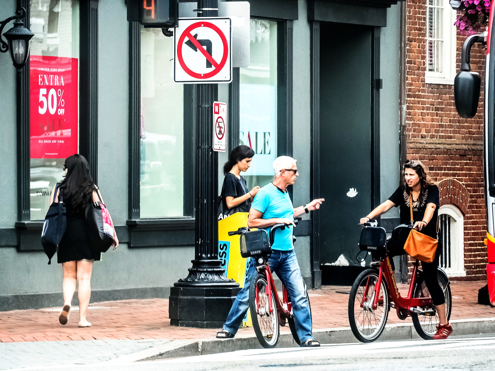 Olympus Zuiko Digital ED 40-150mm F4.0-5.6 sample photo. Capital bikeshare photography