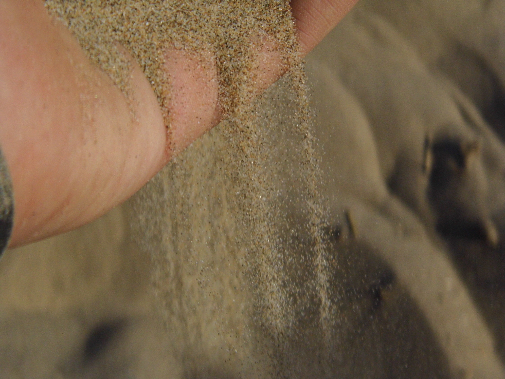 HITACHI HBC-1600E sample photo. Sand photography