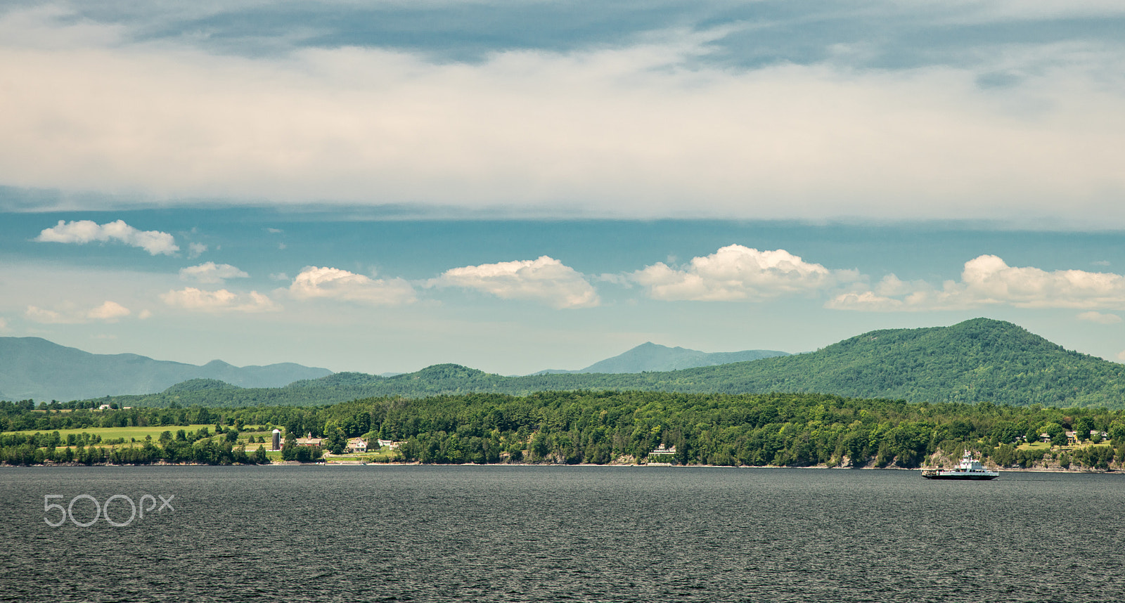 24-105mm F4 G SSM OSS sample photo. Summer day on lake champlain photography