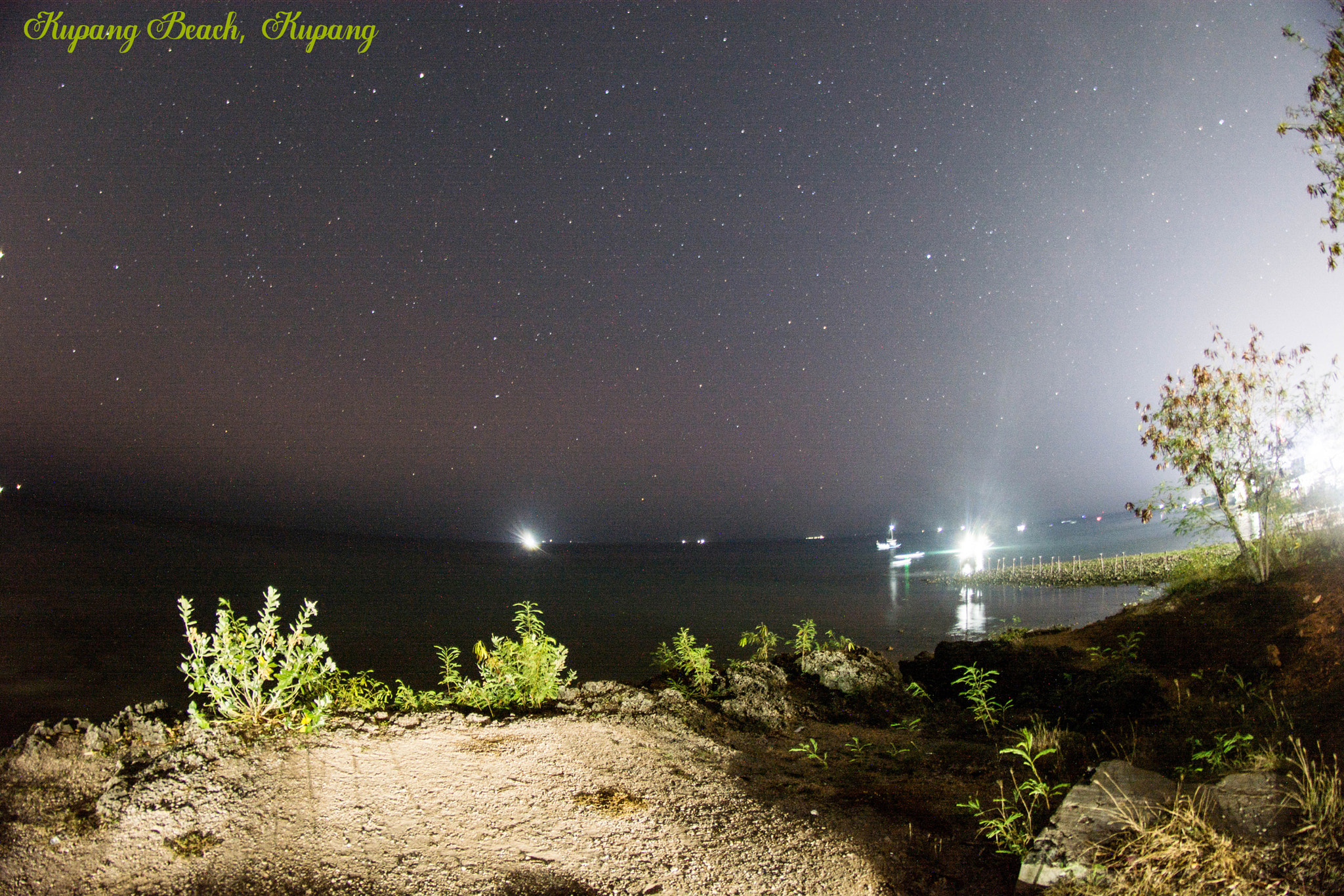 Nikon D5200 + Samyang 8mm F3.5 Aspherical IF MC Fisheye sample photo. One starry night photography