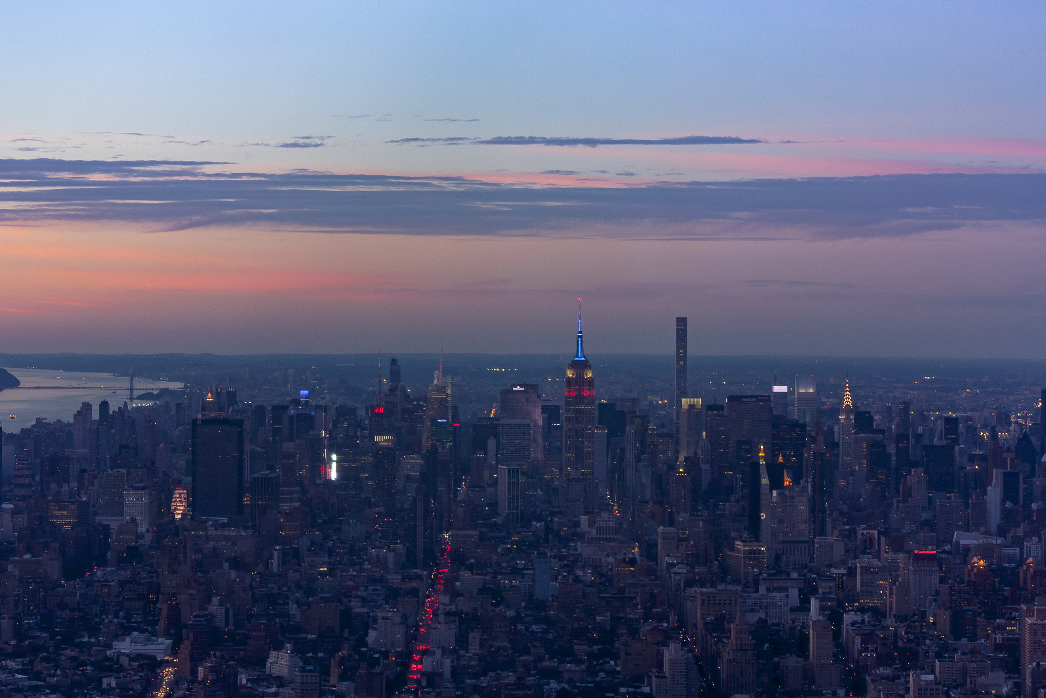 Canon EOS 450D (EOS Rebel XSi / EOS Kiss X2) + Canon EF 50mm F1.8 II sample photo. One world observatory at sunset photography