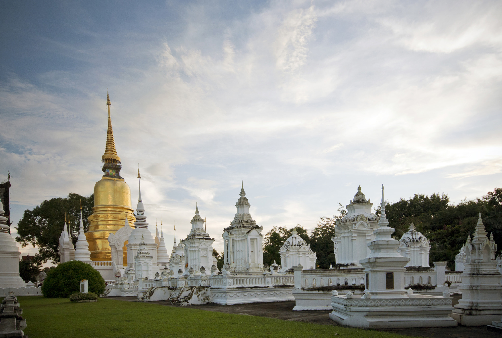 Canon EOS 40D + Sigma 10-20mm F4-5.6 EX DC HSM sample photo. Wat suan dok chiang mai photography