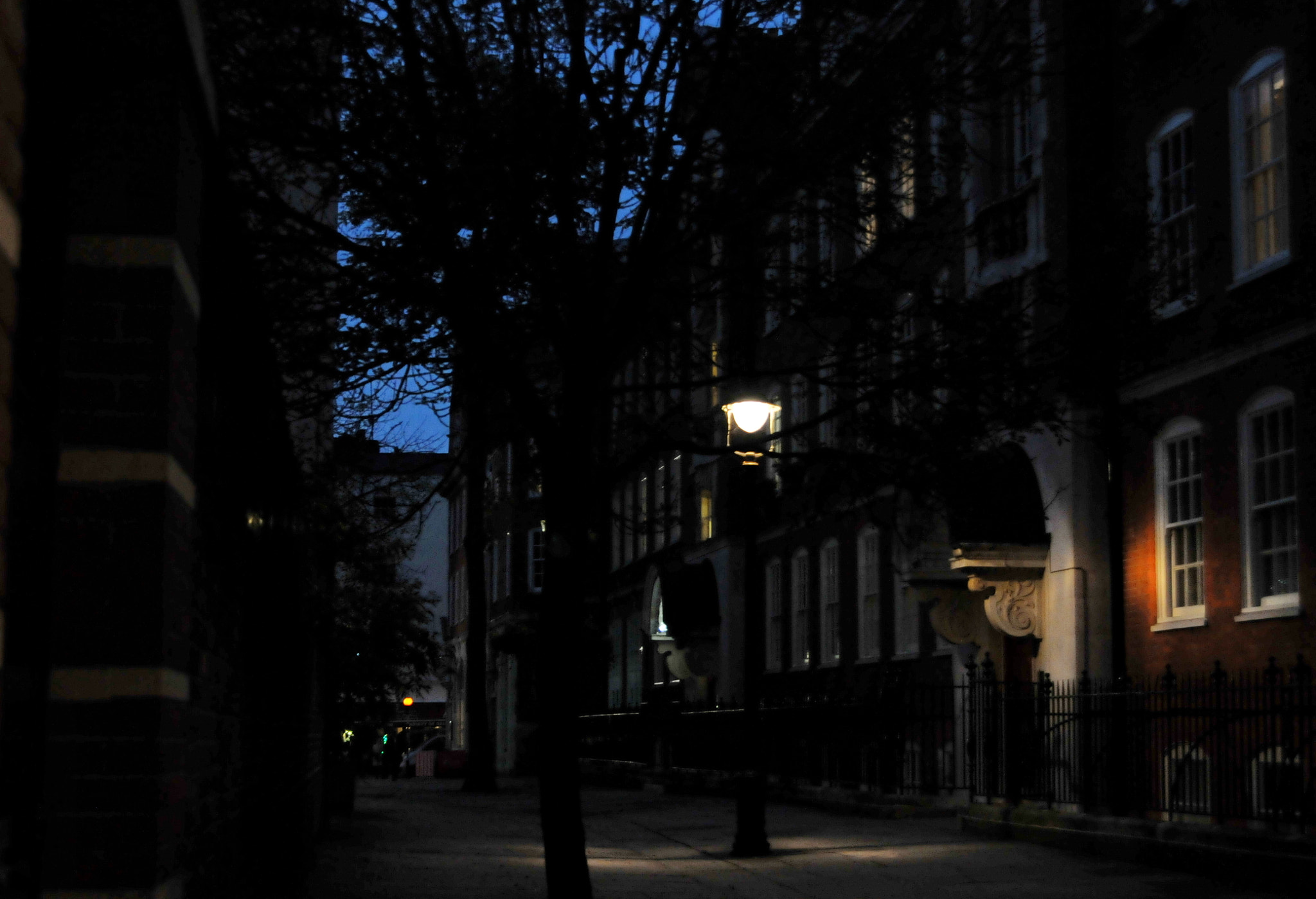 Nikon AF Nikkor 24-85mm F2.8-4D IF sample photo. London, bloomsbury, fitzrovia, covent carden photography