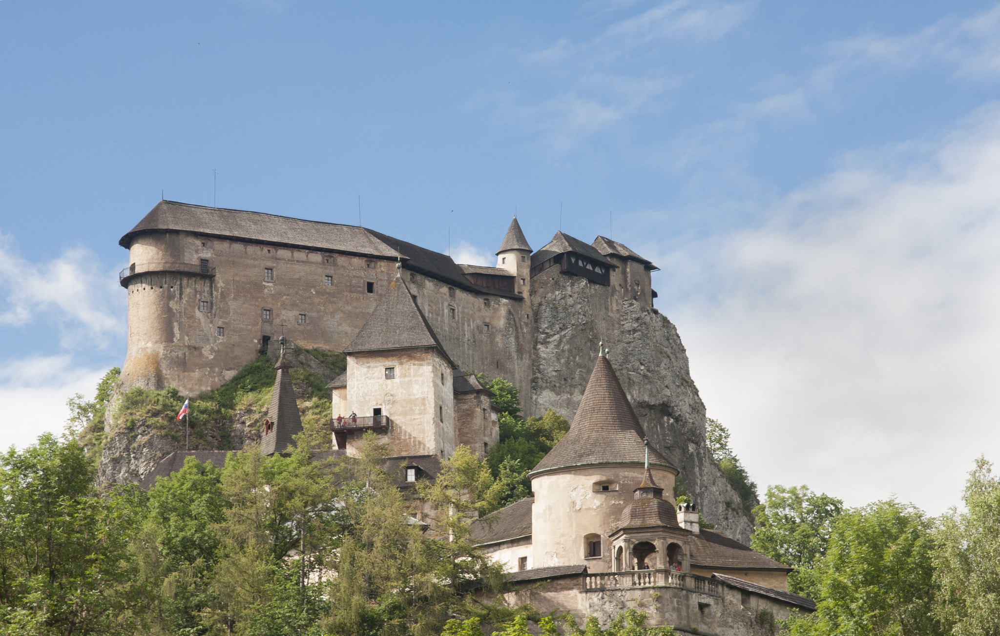 Sigma 17-70mm F2.8-4 DC Macro OS HSM sample photo. Oravský hrad - slovakia photography