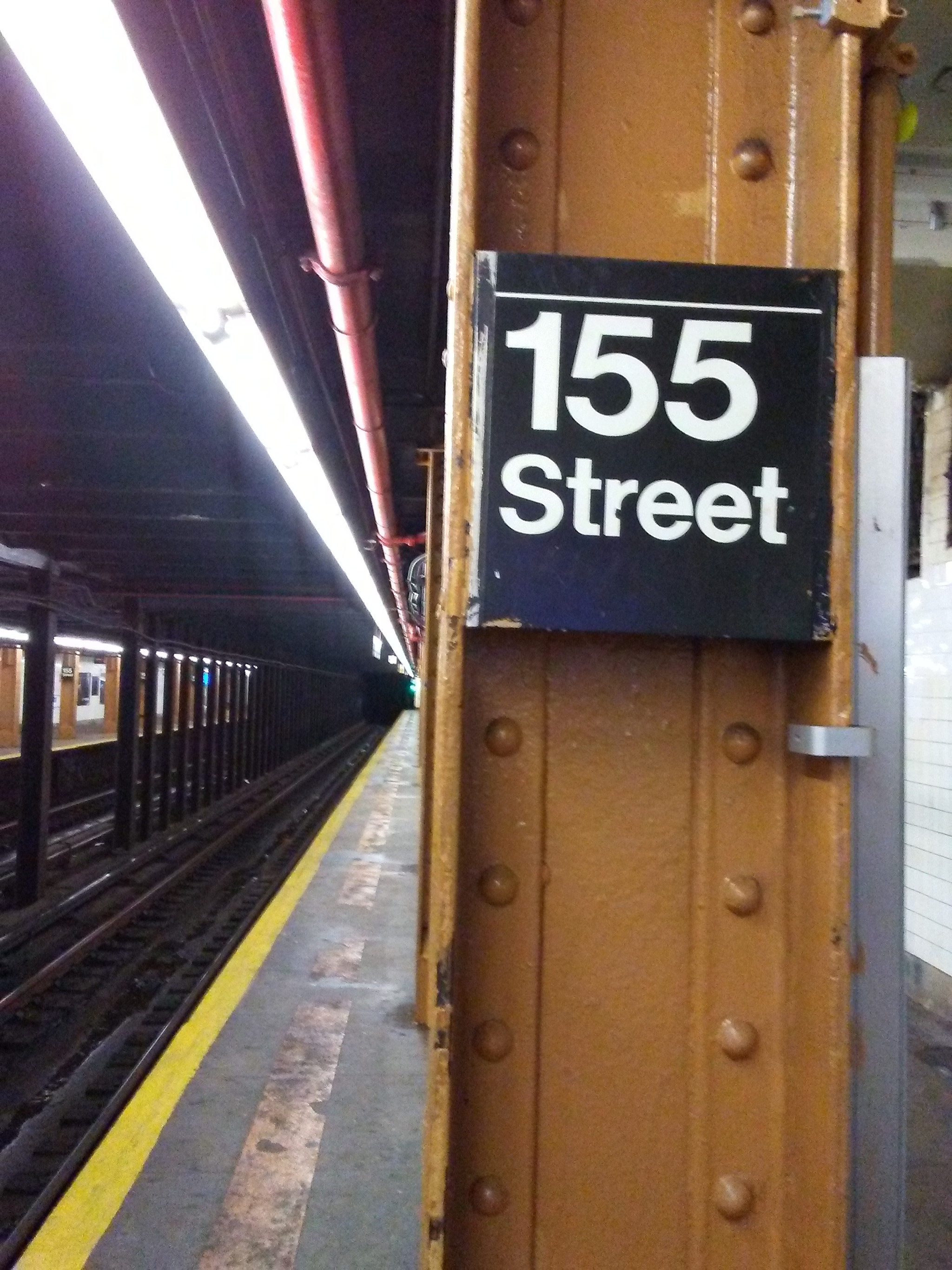 LG M1 sample photo. Ind 155th street station photography