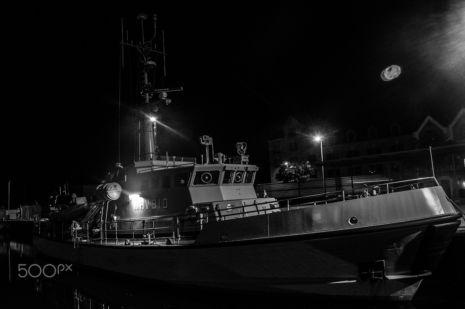 Nikon D300 + Nikon AF-S DX Nikkor 18-55mm F3.5-5.6G VR II sample photo. Danish marine ship photography