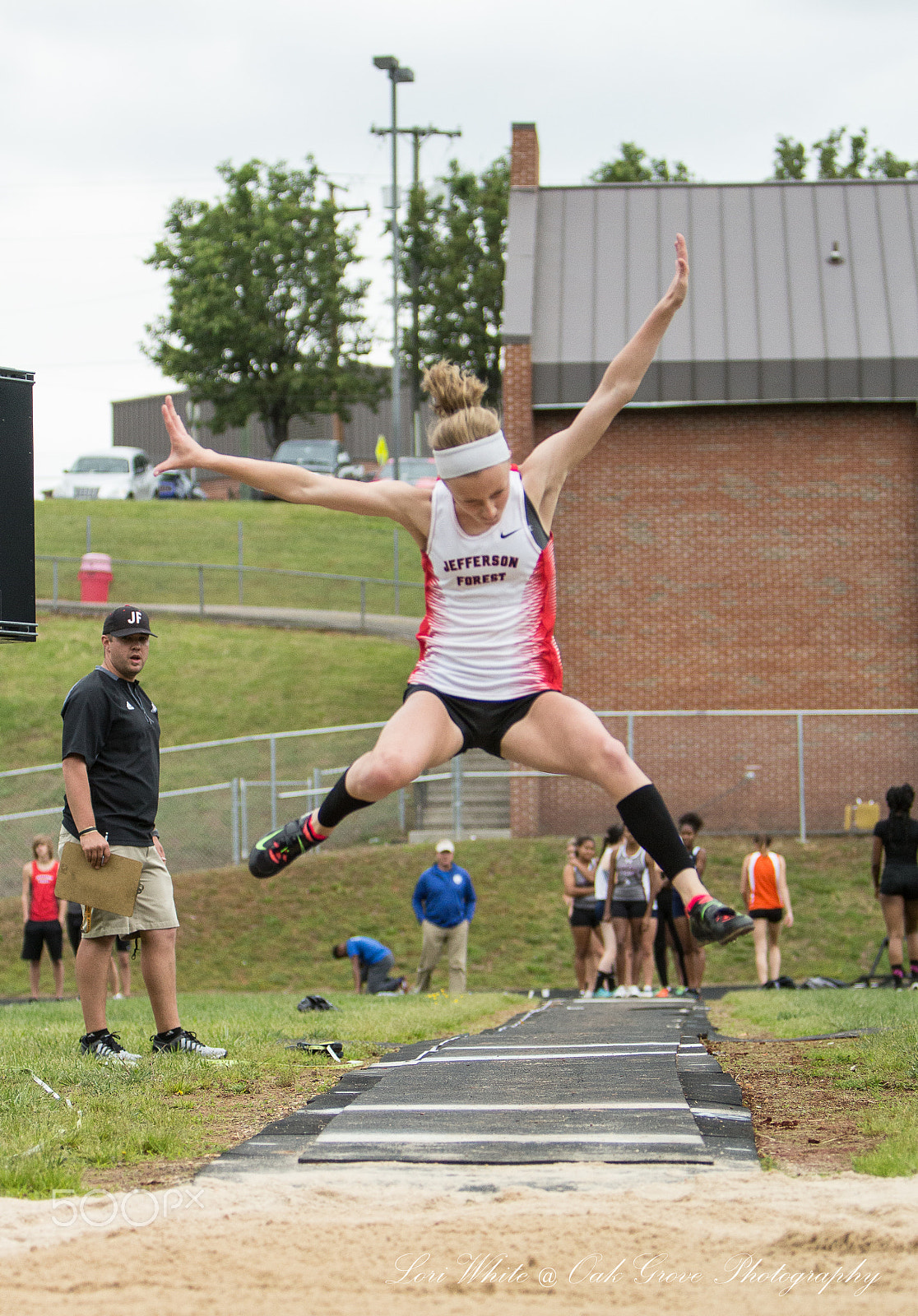 Canon EOS 100D (EOS Rebel SL1 / EOS Kiss X7) sample photo. Track and field athlete photography