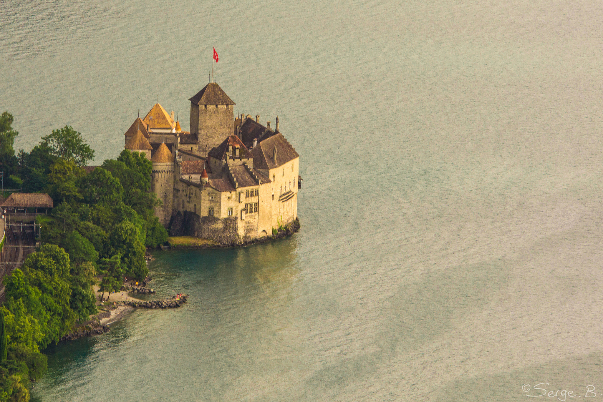 Sony SLT-A65 (SLT-A65V) + 70-200mm F2.8 sample photo. Chillon de glion. photography