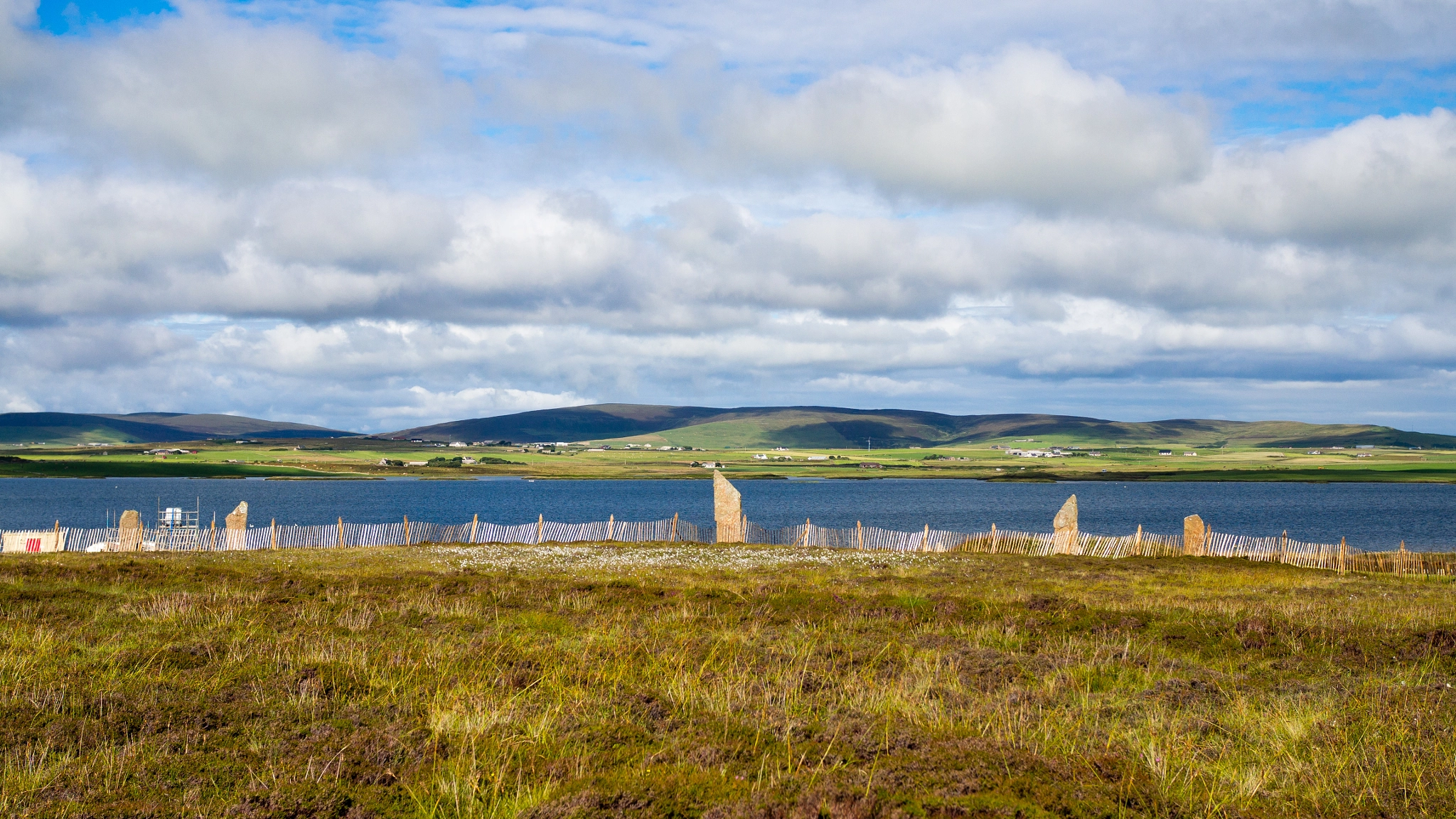 Olympus OM-D E-M10 + Olympus M.Zuiko Digital 25mm F1.8 sample photo. Ring of brodgar photography