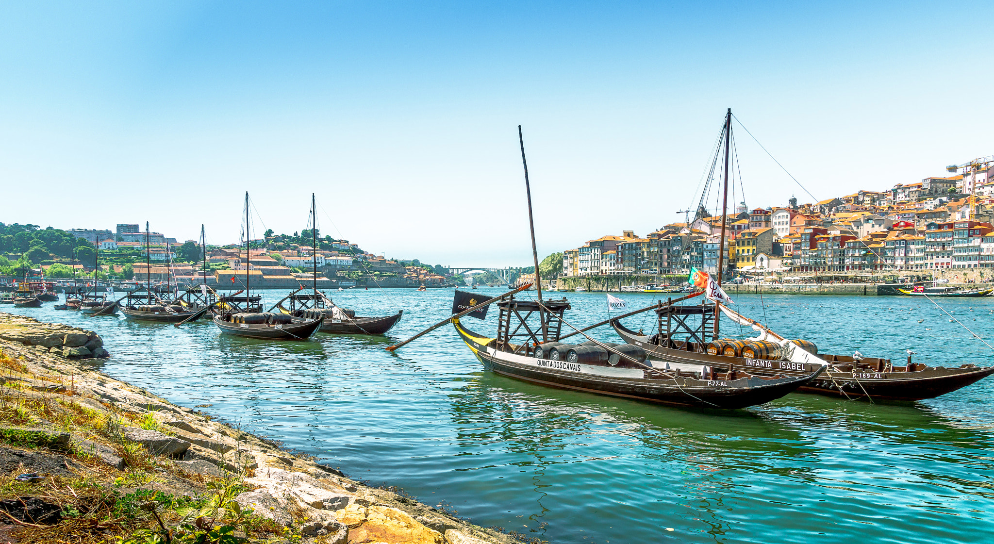 Sony DT 16-105mm F3.5-5.6 sample photo. Barcos rabelo in rio douro, porto. photography
