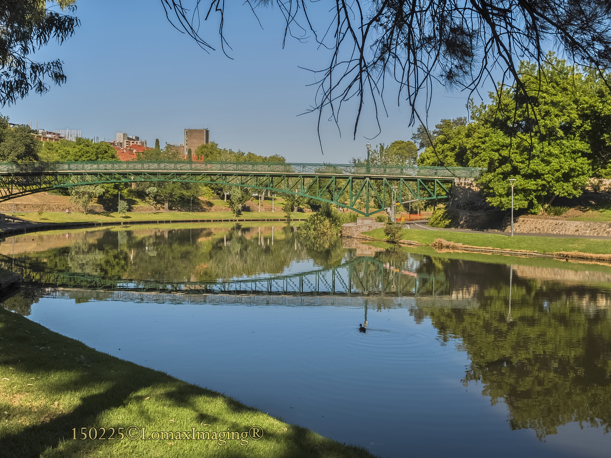 Panasonic Lumix DMC-GH4 + Olympus M.Zuiko Digital 17mm F1.8 sample photo. Bridge reflection photography