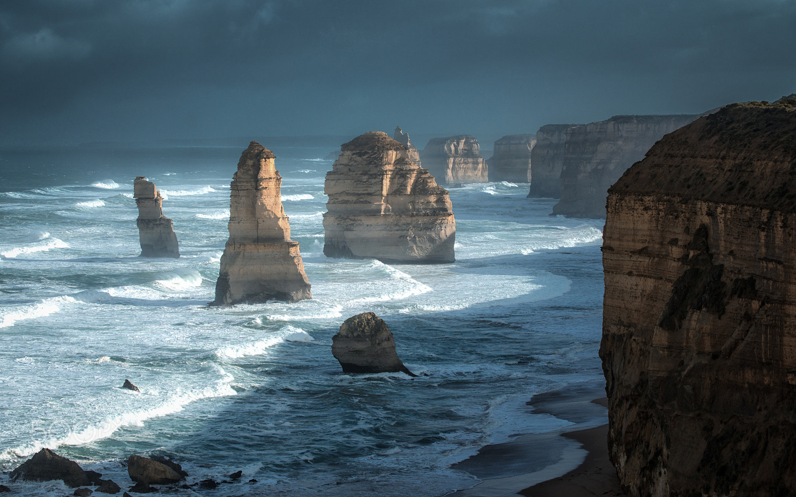 AF-S Zoom-Nikkor 80-200mm f/2.8D IF-ED sample photo. Blue apostles photography