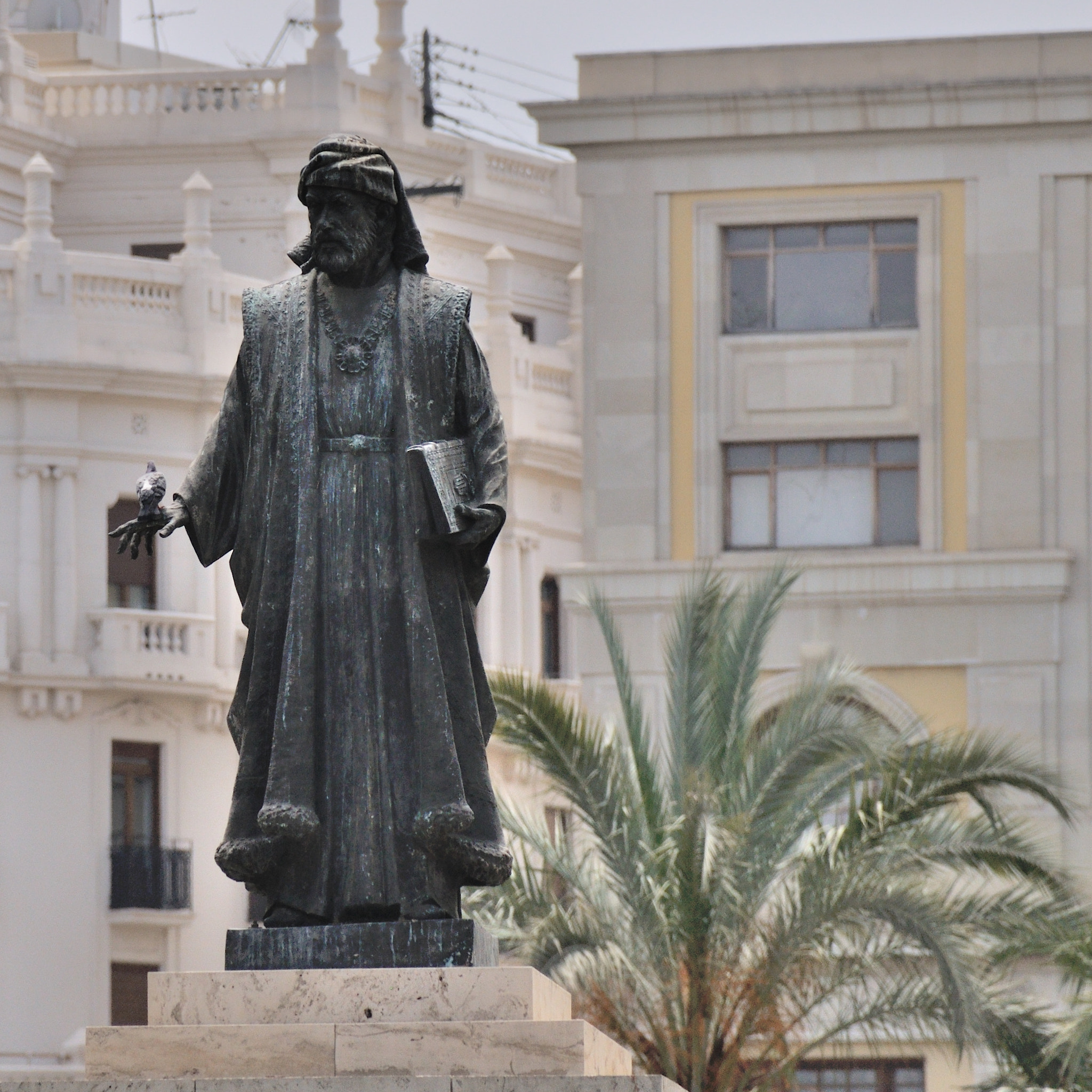 Sigma 18-250mm F3.5-6.3 DC Macro OS HSM sample photo. The wise man and the dove photography