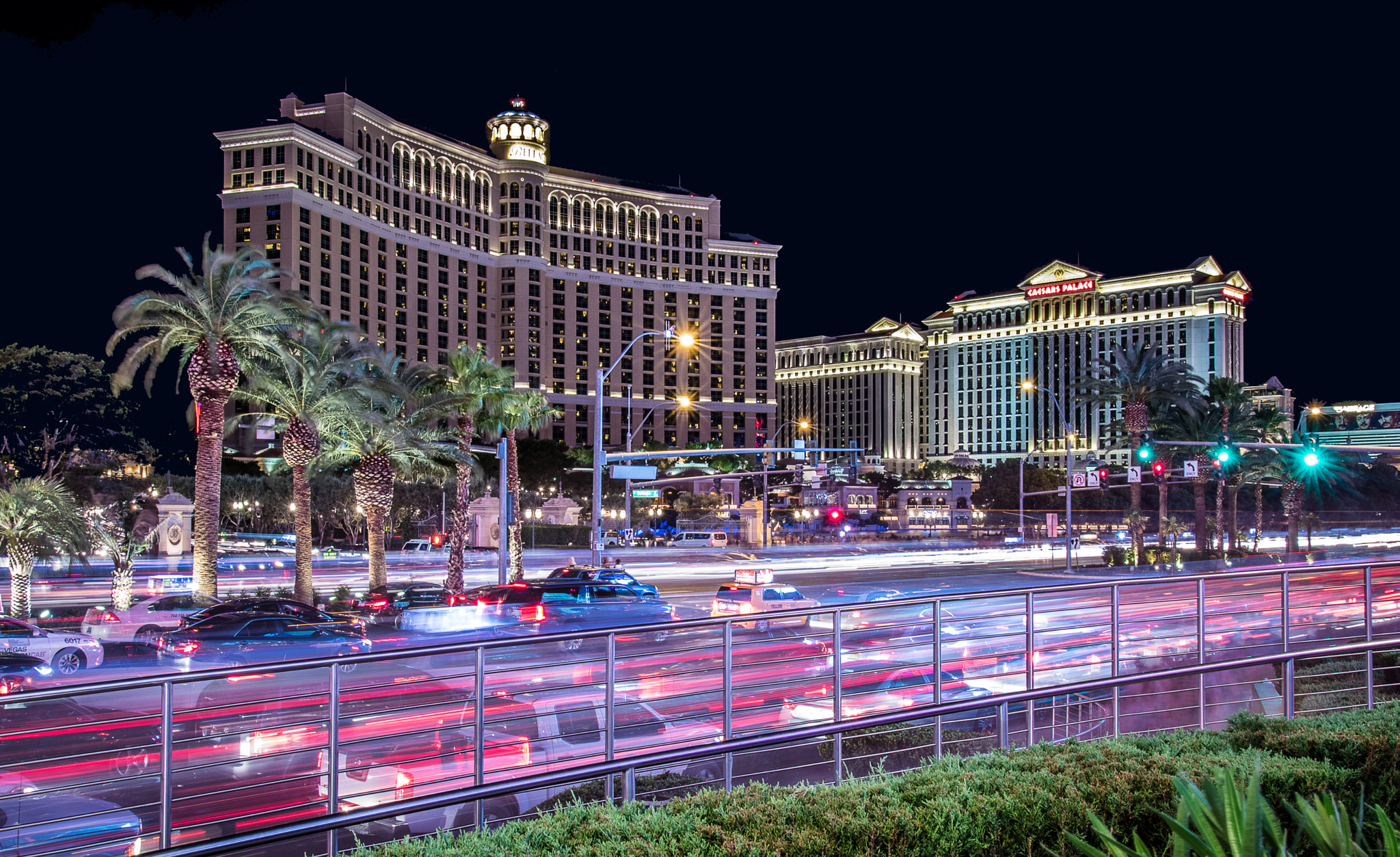Sigma 18-35mm f/1.8 DC HSM sample photo. The las vegas strip traffic photography