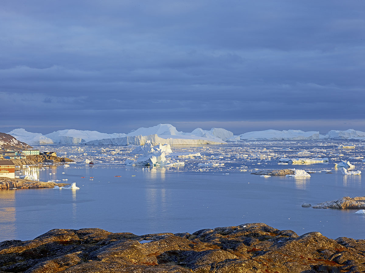 Phase One IQ260 sample photo. Middnight sun ilulissat greenland photography