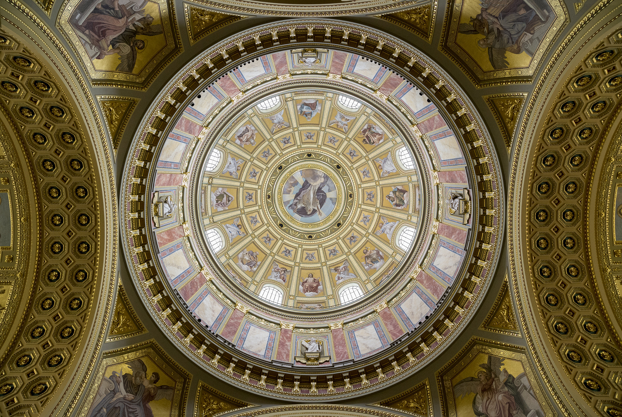 Canon EOS-1D X + Sigma 24-105mm f/4 DG OS HSM | A sample photo. Dome in st. stephen's basilica photography
