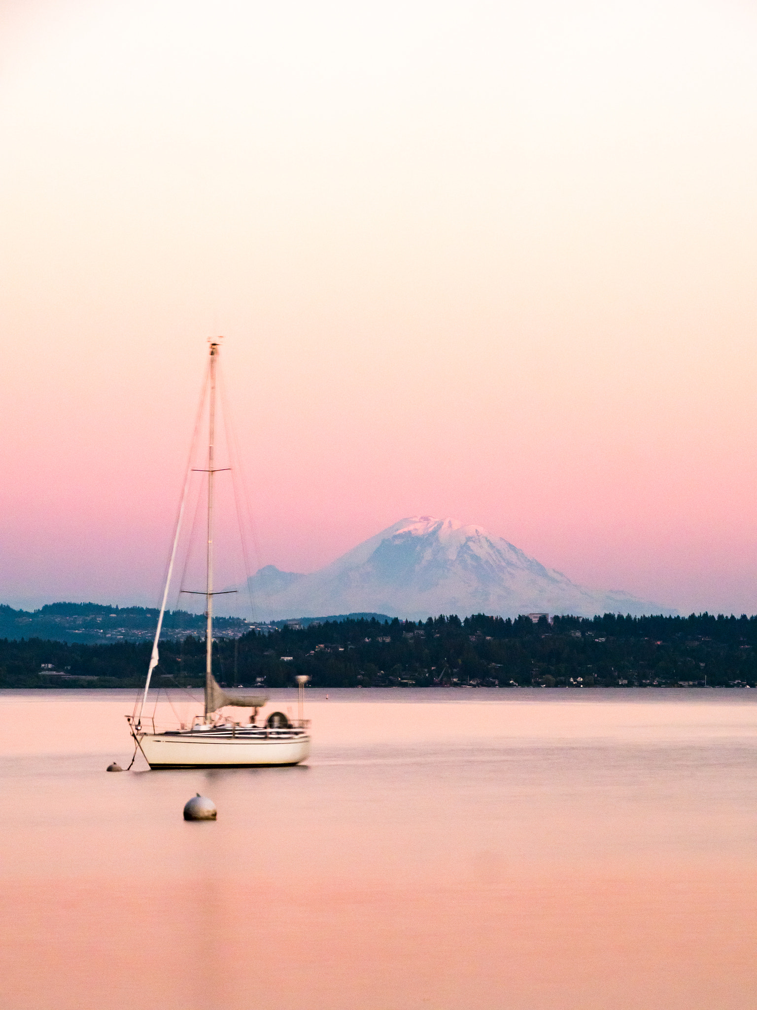 Panasonic Lumix G X Vario 35-100mm F2.8 OIS sample photo. Mt. rainier and lake washington photography