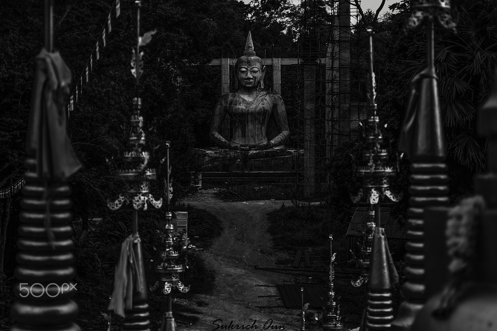 AF Zoom-Nikkor 28-80mm f/3.3-5.6G sample photo. Buddha photography