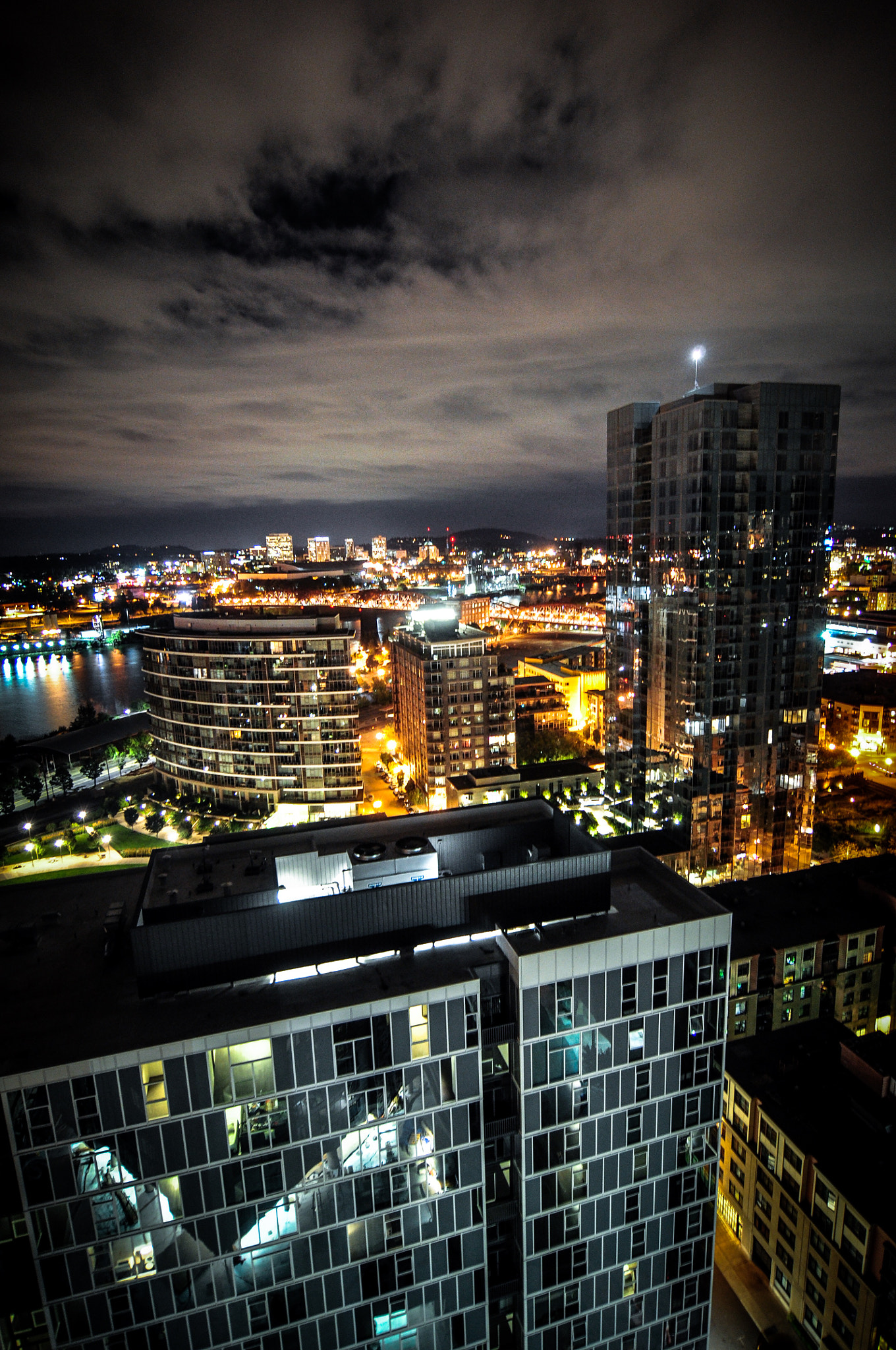 Tokina AT-X Pro 12-24mm F4 (IF) DX sample photo. Pearl district photography