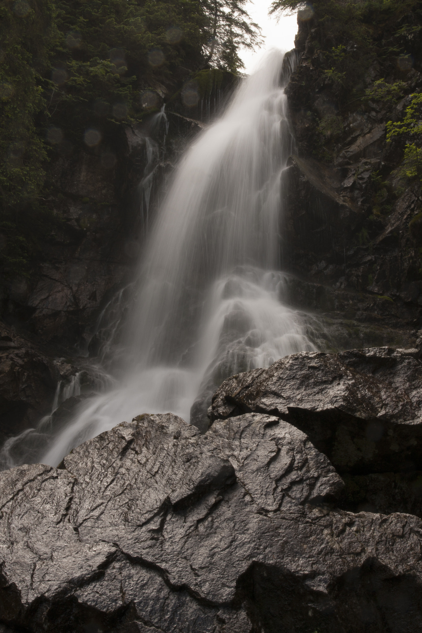 Sigma 17-70mm F2.8-4 DC Macro OS HSM sample photo. The water falled photography